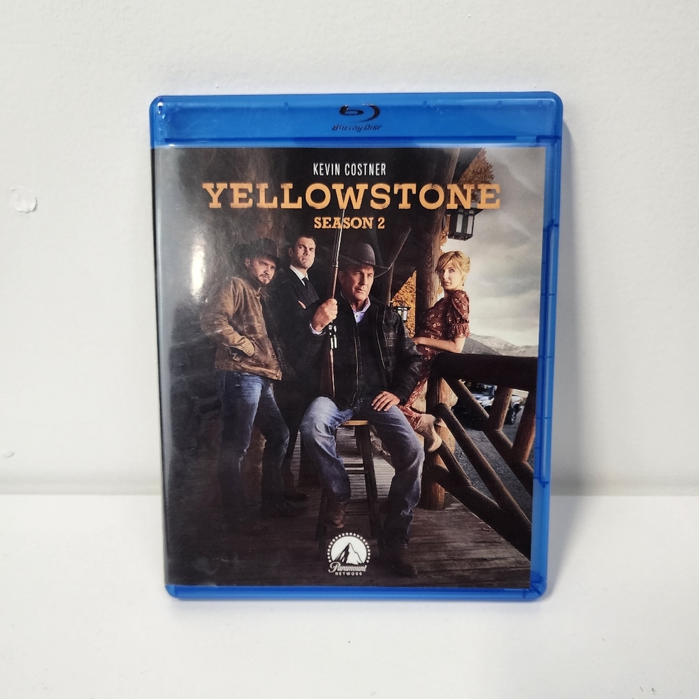 Yellowstone TV series Season 2. Blue-Ray 3 Disc set.